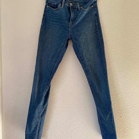 Levi high waisted skinny Jean - Picture 2 of 5